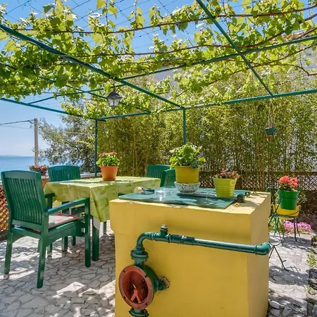 Gostinjska kuća House Nona 3*