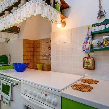 House Nona 3*